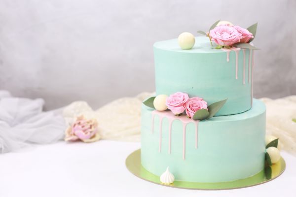 seasonal wedding cake flavors