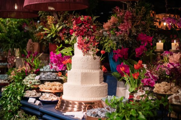 trendy dessert tables for weddings