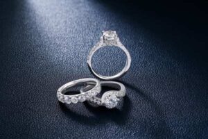 lab grown diamond engagement rings uk